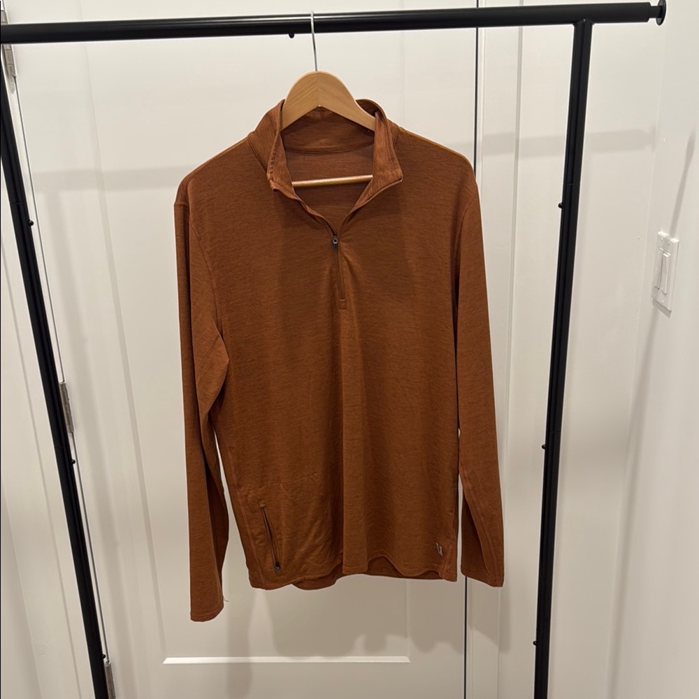 Vuori Men’s Half Zip in Orange Large